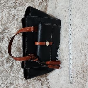Dooney and Bourke Black Pebble Leathee bag